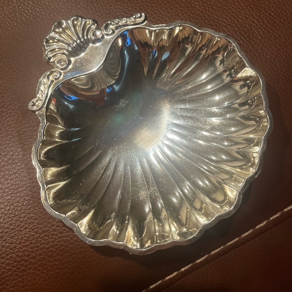 Antique shell trinket tray